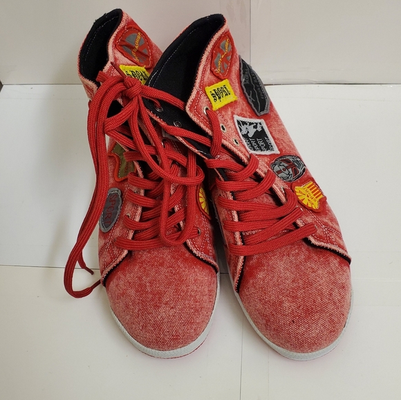 New assorted colors and sizes sneakers unisex for big boys and girls - Picture 4 of 16